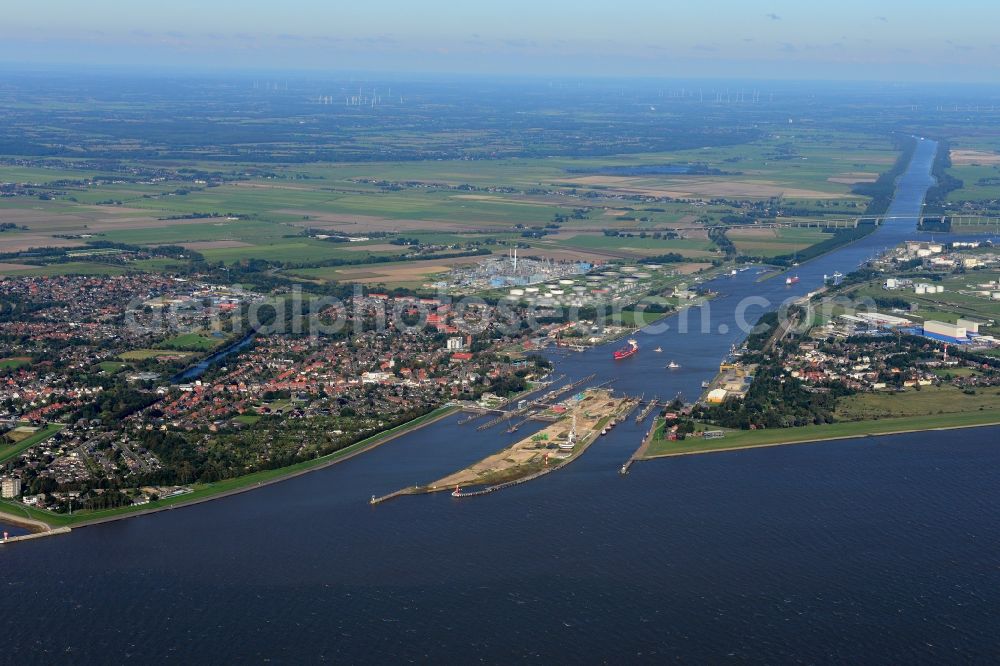 Brunsbüttel from above - The watergate of the North-East Sea Channel in Brunsbuettel at the mouth of the river Elbe in the state of Schleswig-Holstein