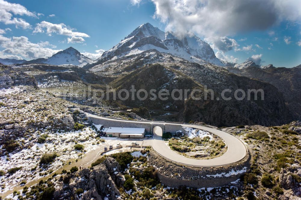 SA COLABRA from above - Photo of a distinctive turning point of the country road MA-2141, which is known as Tie Knot