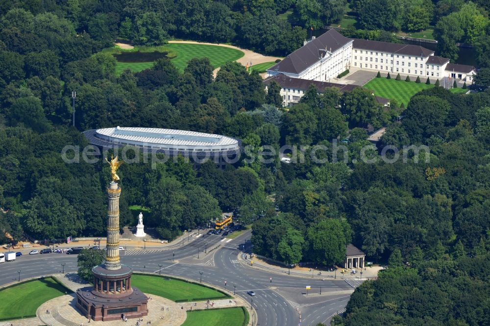 Aerial image Berlin - The Siegessaeule at Grosser Stern in the middle of the Tiergarten in Berlin, was built from 1864 to 1873 as a national monument to the unification wars, designed by Heinrich Strack. Also on display is the Bundespraesidialamt and the street of the 17th June