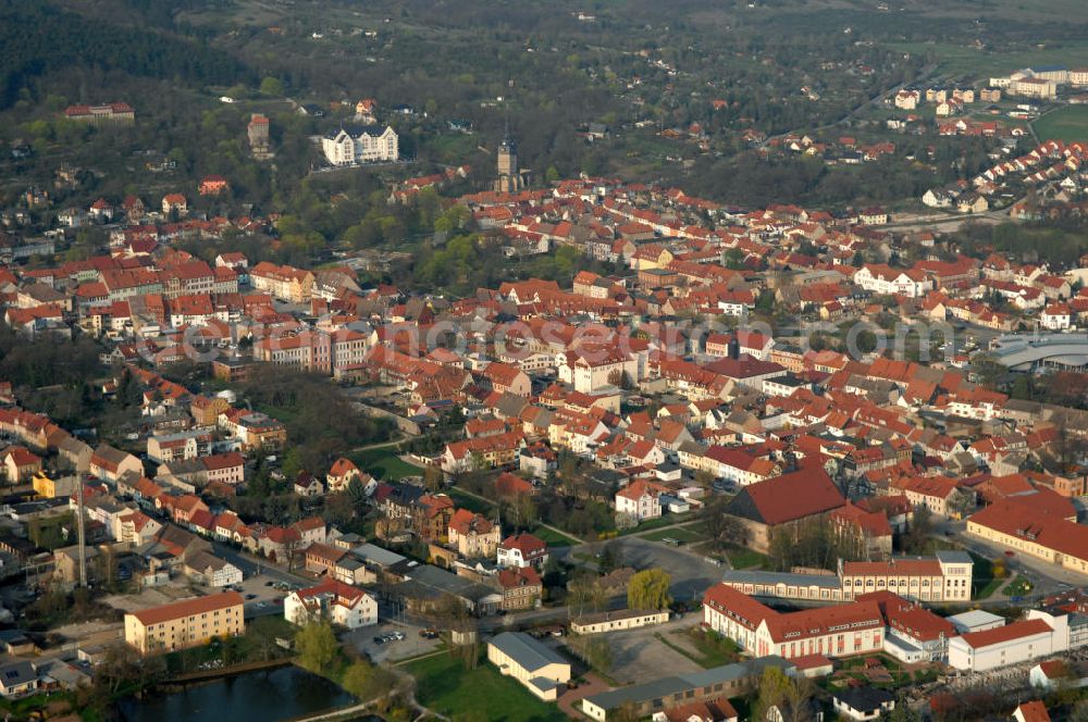 Bad Frankenhausen from the bird's eye view: Blick auf die Kur- und Erholungsstadt Bad Frankenhausen / Kyffhäuser, oder auch Babarossastadt. Der Ort wurde erstmals im 9. Jh. urkundlich erwähnt und liegt am Südhang des Kyffhäusergebirges, wo auch das Wahrzeichen der Stadt, die Kirche Unser lieben Frauen am Berge, steht.