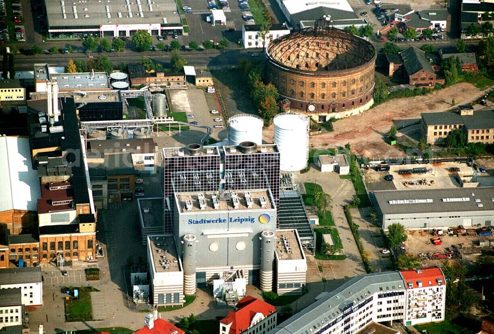 Aerial image Leipzig / Sachsen - Bereits seit 1998 nahmen die Stadtwerke Leipzig mit dem Standort Heizkraftwerk Nord am freiwilligen System für Öko-Audits der EU (EMAS) teil und waren damit das erste energieerzeugende Unternehmen in Sachsen, das die ökologischen Auswirkungen der Strom- und Wärmeerzeugung nach europäischen Maßstäben untersuchte. Firma: Stadtwerke Leipzig GmbH, Postfach 10 06 14, 04006 Leipzig, Hauptsitz: Eutritzscher Straße 17 - 19, 04105 Leipzig