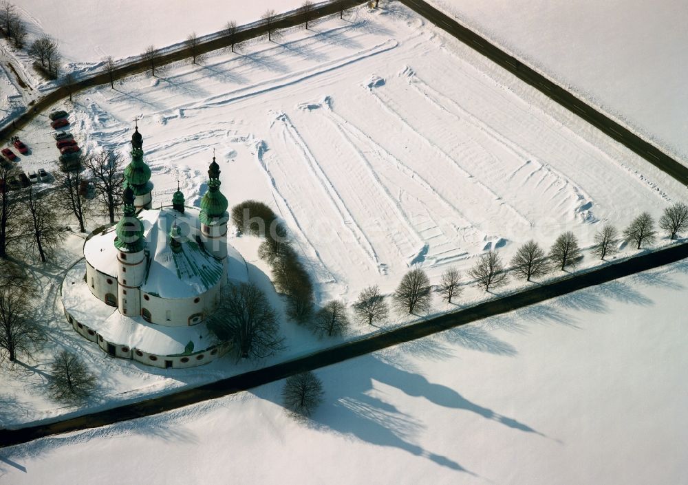 Waldsassen from above - The winter here is one of Trinity Church in Kappl near the glass mountain Waldsassen Church of the strangest creations of Germany. The exterior of the concept of the Trinity in the three towers and three rooflights is symbolized with onion domes. The year 1685 began construction of Kappl had lasted four years.