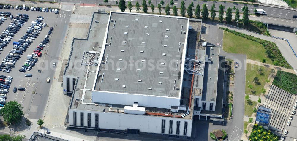 Aerial photograph Berlin Westend / Charlottenburg - Blick auf die zum Abriss vorgesehene Deutschlandhalle am Berliner Messegelände im Ortsteil Westend des Bezirks Charlottenburg-Wilmersdorf von Berlin. View of the planned demolition of the hall Deutschlandhalle in Berlin.