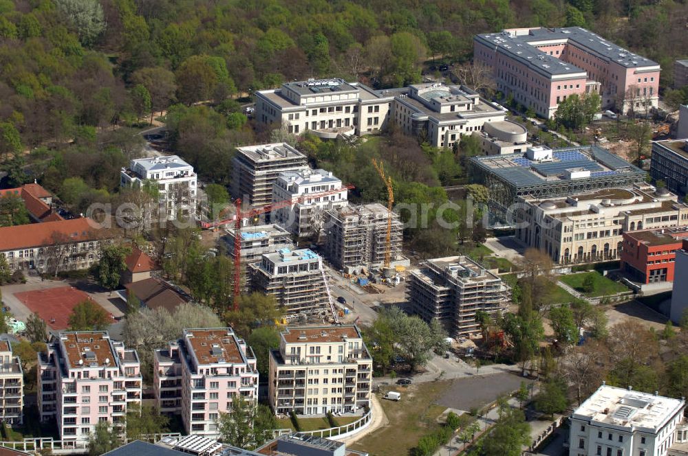 Berlin from above - Diplomatenviertel in Berlin Tiergarte mit u.a. dem Hofjäger Palais, dem Canisius Kolleg, Diplomatenpark, die Botschaft der Vereinigten Arabischen Emirate, Landesvertretung Nordrhein-Westfalen, die Japanische Botschaft und die Italienische Botschaft. / Diplomats neighbourhood in the district Tiergarten.