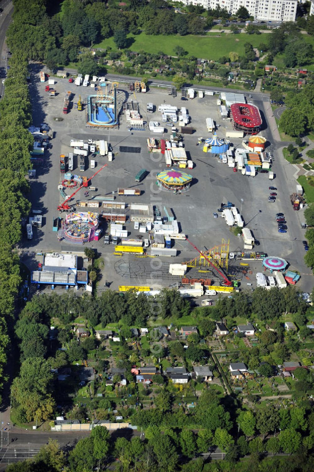 Aerial photograph Frankfurt am Main - Die Frankfurter Dippemess am Bornheimer Hang / Ratsweg in Frankfurt-Bornheim in Hessen. The Frankfurter Dippemess at the street Bornheimer Hang / Ratsweg in Frankfurt Bornheim in Hessen.