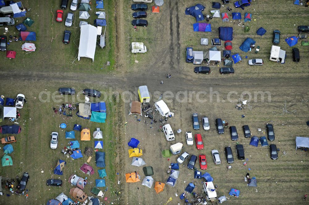 Marne from the bird's eye view: Blick auf den Campingplatz des Dithmarscher Rockfestivals in Marne. View of the campsite of the Dithmarschen Rock Festival in Marne.