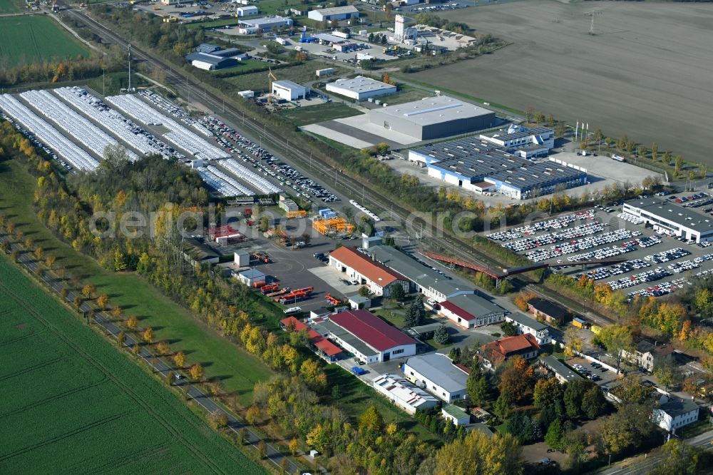 Sülzetal from above - Building and production halls on the premises of DKM Dodendorfer Kunststoff- and Metalltechnik GmbH Am Bahnhof in the district Dodendorf in Suelzetal in the state Saxony-Anhalt, Germany