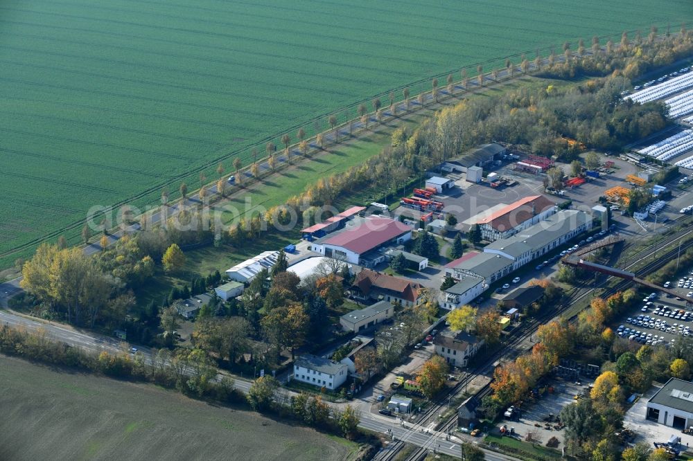 Sülzetal from above - Building and production halls on the premises of DKM Dodendorfer Kunststoff- and Metalltechnik GmbH Am Bahnhof in the district Dodendorf in Suelzetal in the state Saxony-Anhalt, Germany