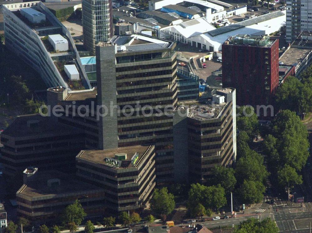 Köln from the bird's eye view: 29.08.2005 Köln (NRW) Blick auf den Hauptsitz der DKV (Deutsche Krankenversicherung AG) in der Aachenerstraße in Köln. DKV Deutsche Krankenversicherung AG, Aachener Straße 300, 50933 Köln, Telefon 0 18 01 / 358 100, Telefax 01 80 / 5 78 60 00, E-Mail service@dkv.com