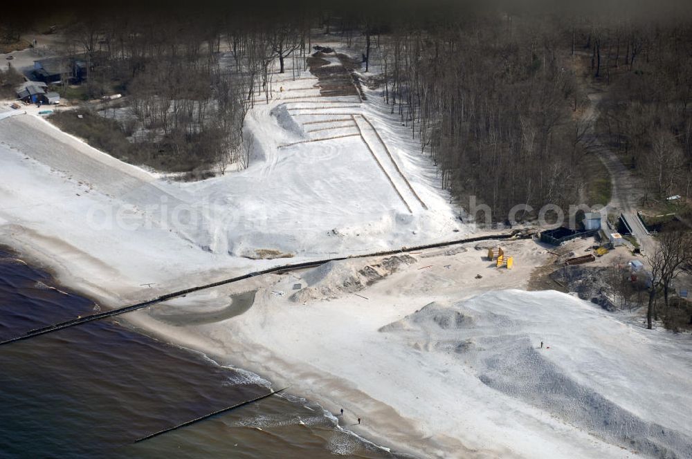 Graal-Müritz from above - Blick auf die Dünenerhöherungs und -verbreiterungsarbeiten an der Schleuse in Graal-Müritz. Kontakt: ARGE Rohde-Nielsen Hegemann; Tel.: 0172/4333428, Hr. Will; Tel.: 0171/3165035, Hr. Brandt / Hr. Hegemann.