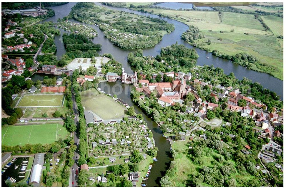 Aerial image Brandenburg - 22.08.2004 Blick auf den Dom zu Brandenburg. Der Dom, den Aposteln Petrus und Paulus geweiht, ist das älteste erhaltene Bauwerk und Ausgangspunkt der Geschichte der Stadt Brandenburg. Die Grundsteinlegung erfolgte 1165 durch den Mönchsorden der Prämonstratenser. Adresse: 14776 Brandenburg an der Havel, Burghof Tel.:(0 33 81) 22 44 15