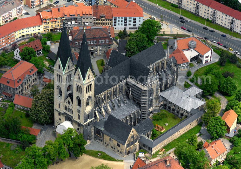 Aerial photograph Halberstadt - Halberstadt Cathedral on the Romanesque Route in Saxony-Anhalt