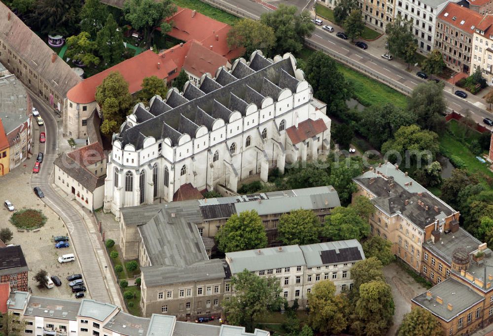 Aerial image Halle / Saale - Der Dom zu Halle ist das älteste Kirchengebäude in der Altstadt von Halle. Die Kirche war ursprünglich eine vom Bettelorden der Dominikaner gegründete Klosterkirche St. Paul zum heiligen Kreuz. The Dom zu Halle is the oldest church in Halle. The church was originally built as an abbey by a mendicant order.