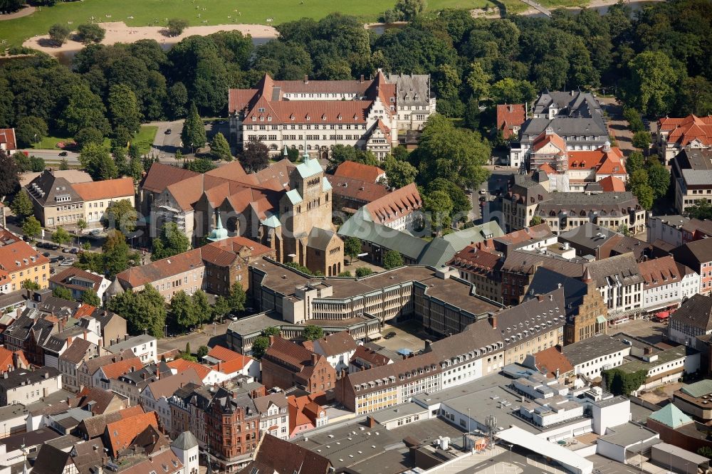 Aerial photograph Minden - Cathedral in the inner city center Minden in North Rhine-Westphalia