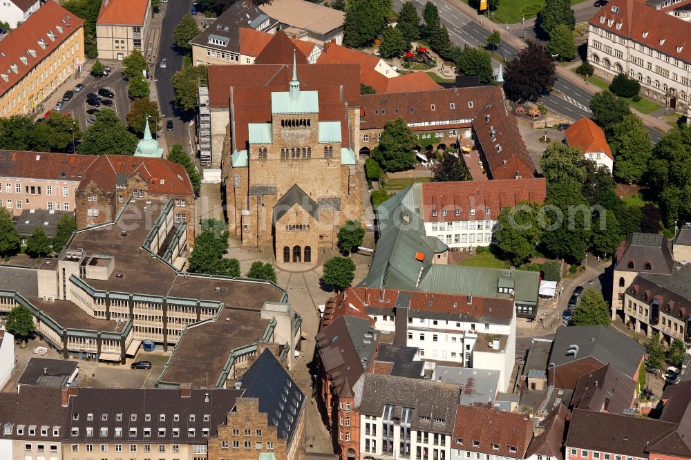 Aerial image Minden - Cathedral in the inner city center Minden in North Rhine-Westphalia