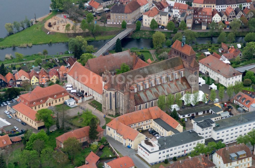 Aerial image Hansestadt Havelberg - View of the Cathedral St. Marien in the Hanseatic City of Havelberg in Saxony-Anhalt