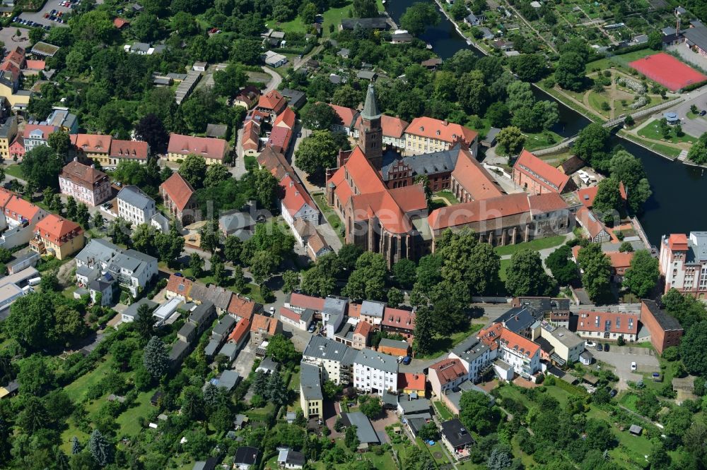 Aerial image Brandenburg an der Havel - Cathedral of St. Peter and Paul at the Burghof in Brandenburg an der Havel in the state of Brandenburg