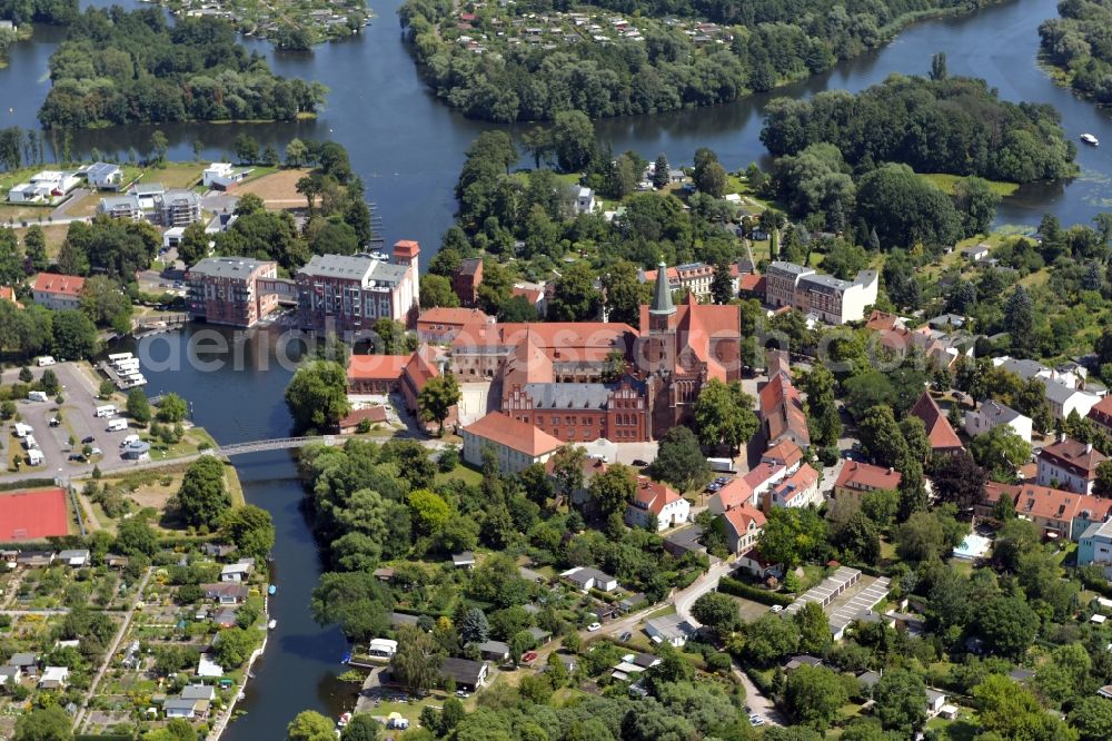 Aerial photograph Brandenburg an der Havel - Cathedral of St. Peter and Paul at the Burghof in Brandenburg an der Havel in the state of Brandenburg