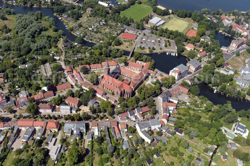 Aerial photograph Brandenburg an der Havel - Cathedral of St. Peter and Paul at the Burghof in Brandenburg an der Havel in the state of Brandenburg