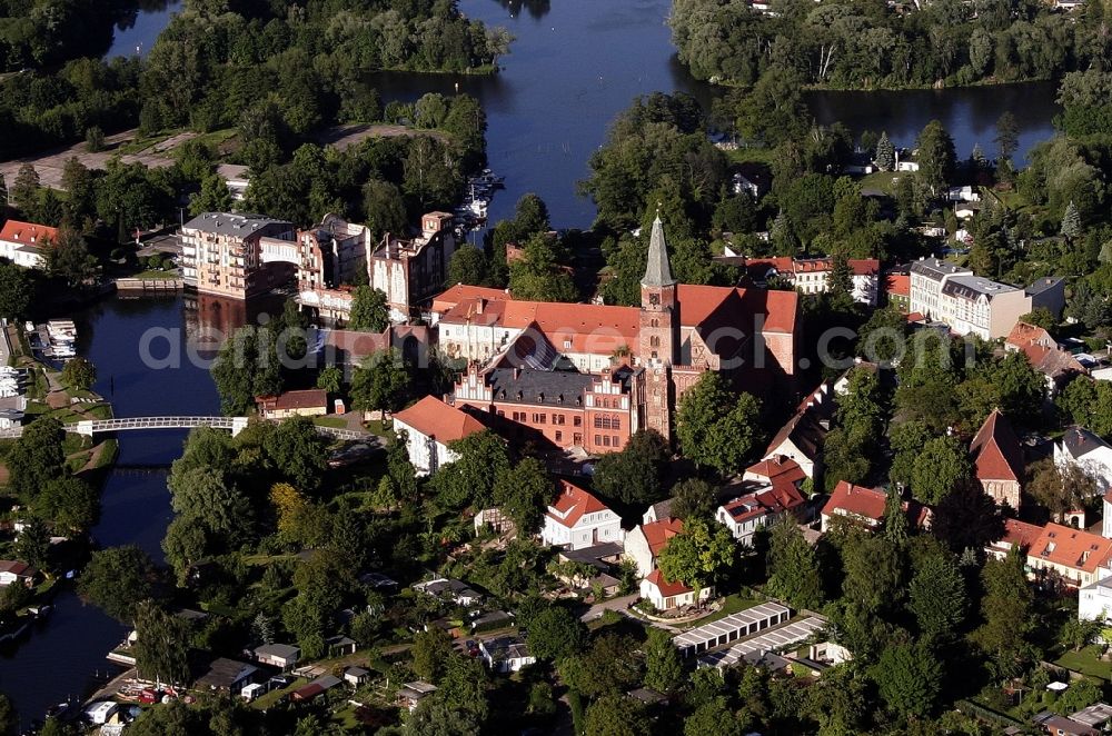 Aerial image Brandenburg an der Havel - Cathedral of St. Peter and Paul at the Burghof in Brandenburg an der Havel in the state of Brandenburg