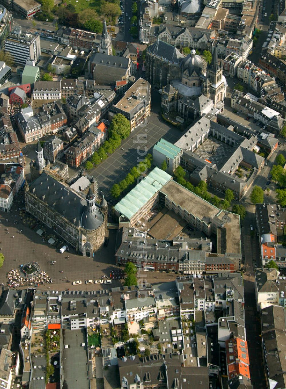 Aerial image Aachen - Blick auf den Aachener Dom und das Rathaus. The dome and the city hall.