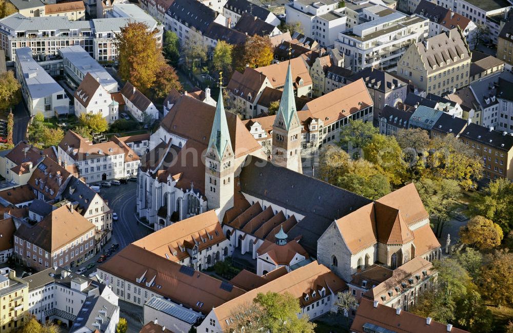 Aerial image Augsburg - Blick auf den Augsburger Dom Unserer Lieben Frau. Er ist die Kathedrale des Bistums Augsburg und hat seine Ursprünge im 8. Jahrhundert. View of the Augsburg Cathedral of Our Lady. It is the cathedral of the diocese of Augsburg and has its origins in the 8th Century.