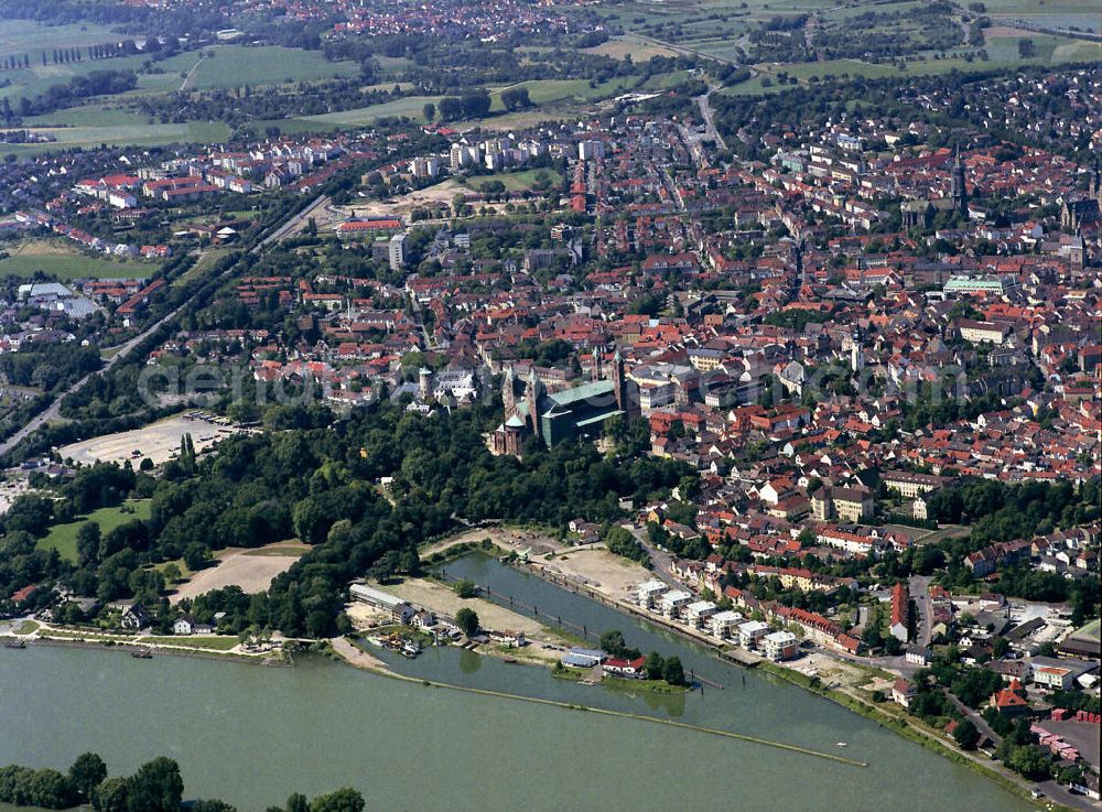 Speyer from the bird's eye view: Blick auf die Stadt Speyer am Oberrhein in Rheinland-Pfalz, mit dem Kaiser- und Mariendom und dem Yachthafen. Der Dom zu Speyer ist die weltweit größte noch erhaltene romanische Kirche und zählt seit 1981 zum UNESCO-Weltkulturerbe. Der Yachthafen, der früher Alter Hafen hieß, wurde völlig bebaut. View to the city Speyer in Rhineland-Palatinate, with the Kaiser- and Marien Cathedral an the yacht habour. The Cathedral is the worldwide preserved and largest romanic church. Since 1981 it is a UNESCO worl heritage.