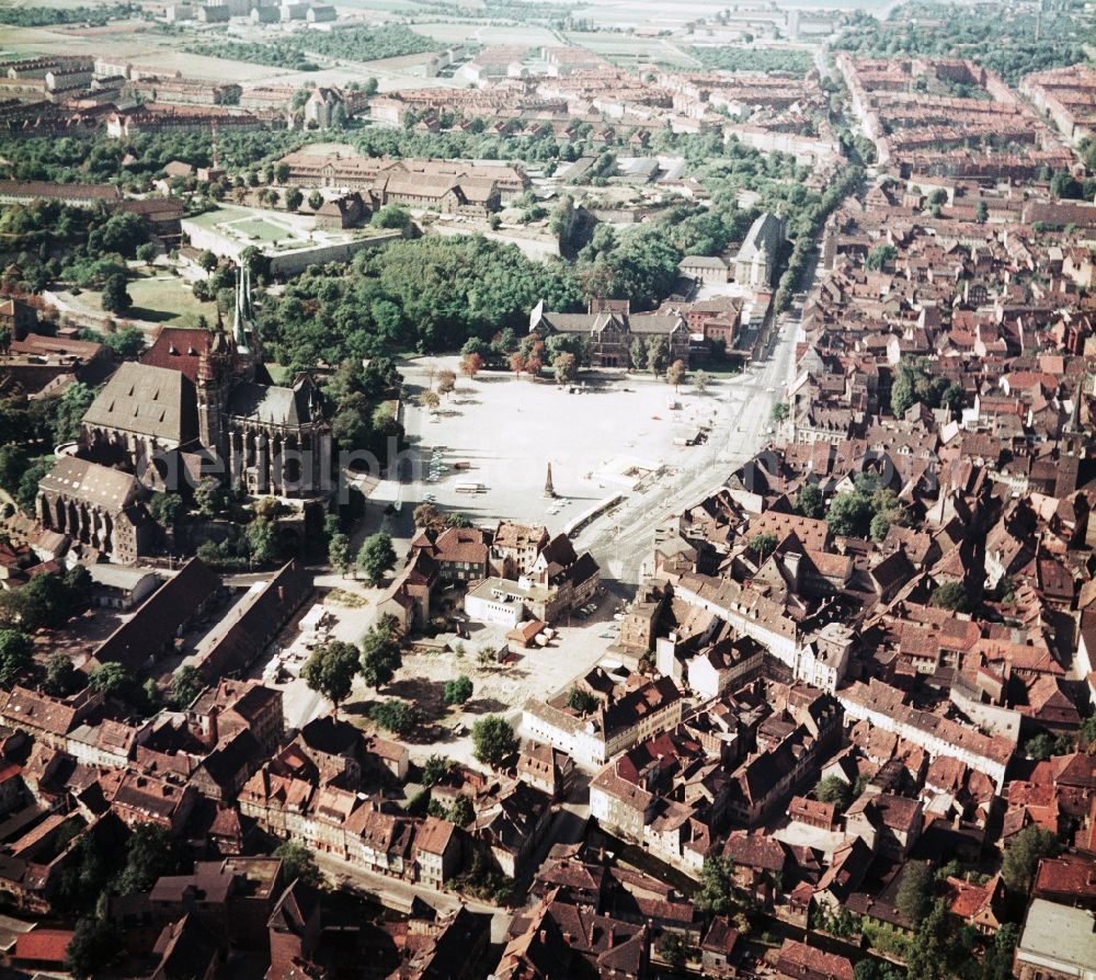 Erfurt from above - Place Ensemble cathedral place with the Erfurt cathedral in the city centre centre in Erfurt in the federal state Thuringia