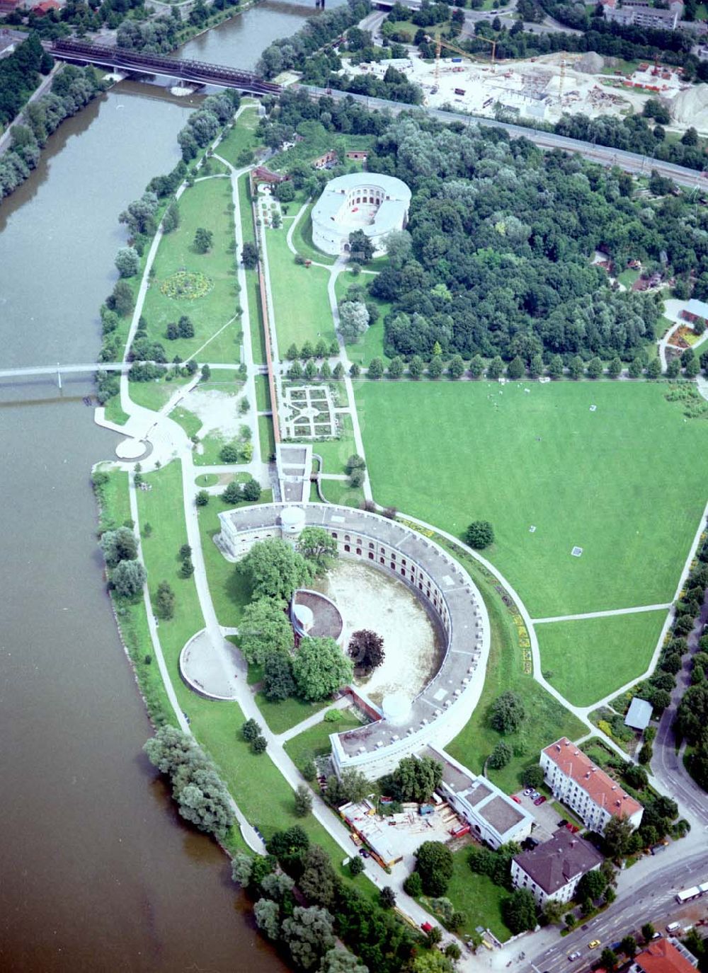 Aerial photograph Ingolstadt - Donaubühne Reduit Tilly mit der Turm Triva im Klenzepark in Ingolstadt.