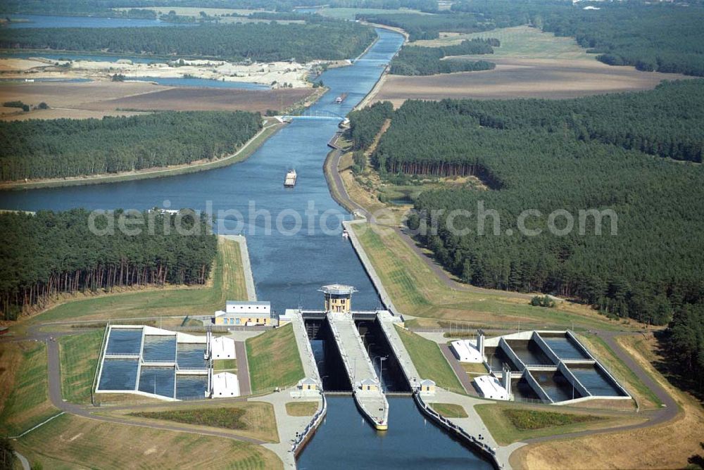 Aerial photograph Hohenwarthe - Blick auf die Doppelschleuse Hohenwarthe