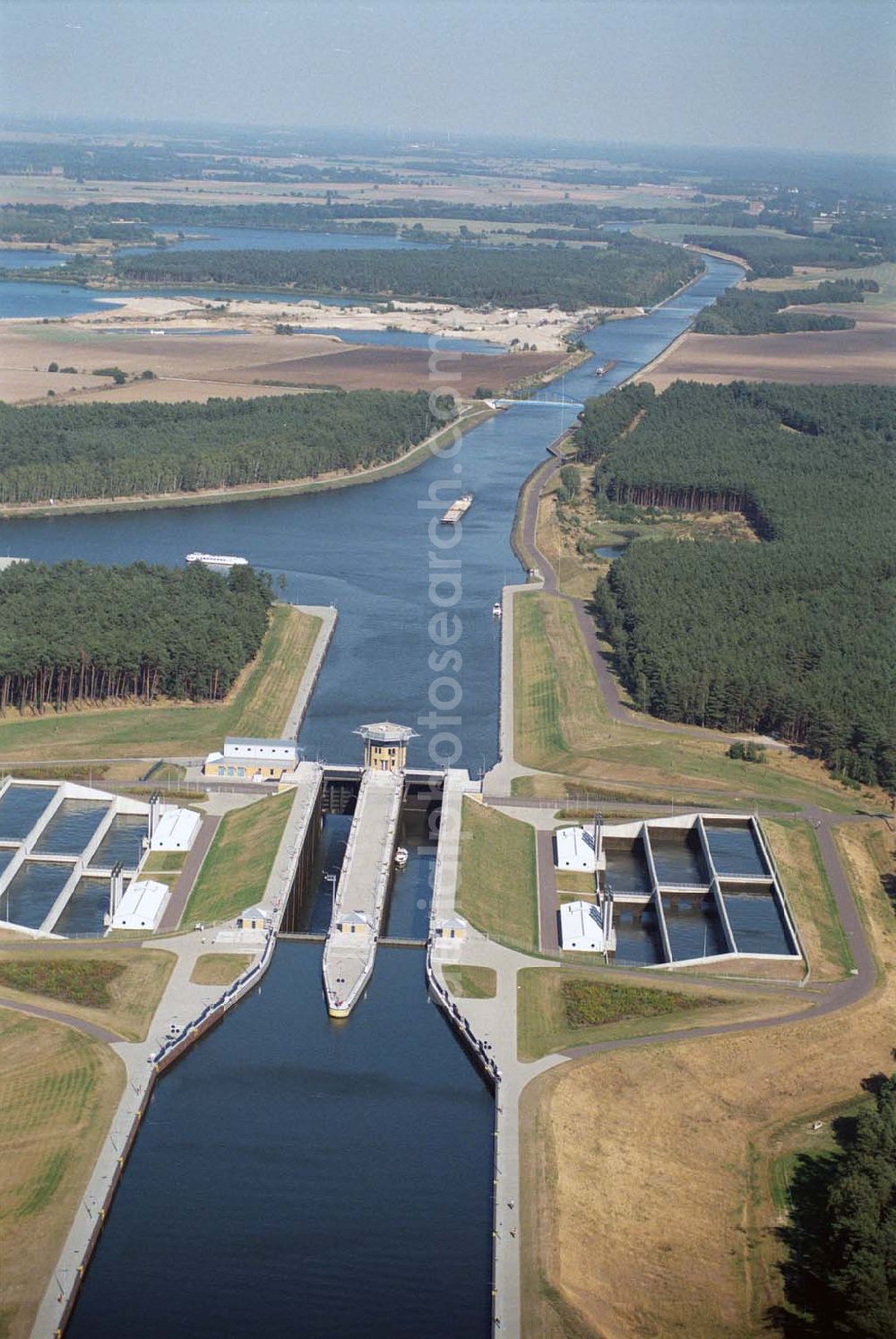 Aerial image Hohenwarthe - Blick auf die Doppelschleuse Hohenwarthe