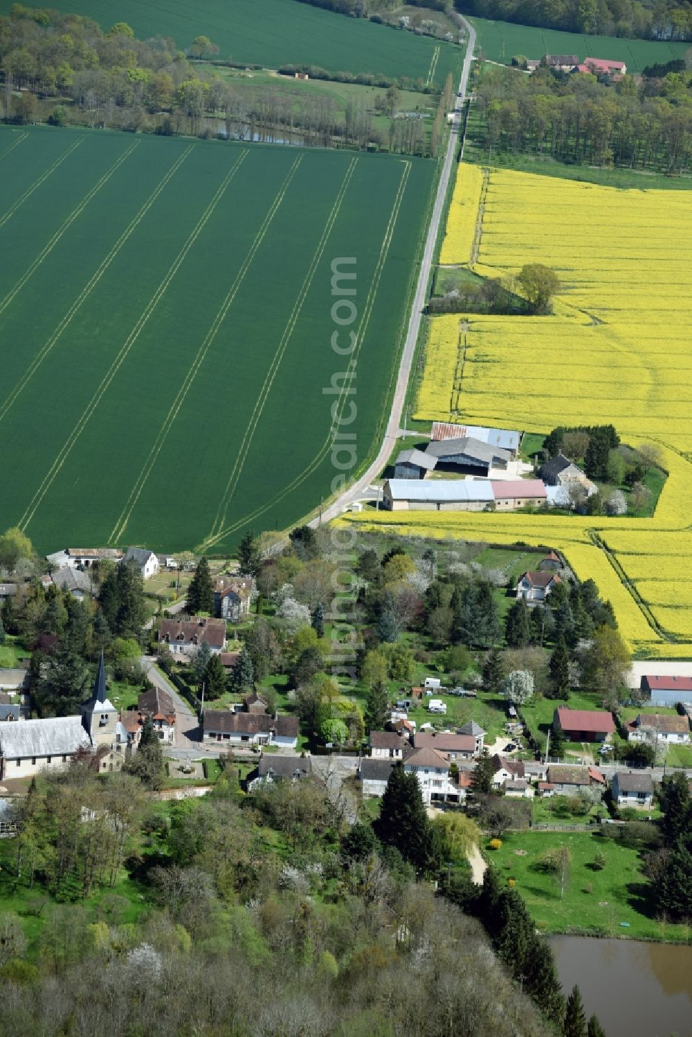 Aerial photograph Aillant-sur-Milleron - Village view of Aillant-sur-Milleron in Centre-Val de Loire, France