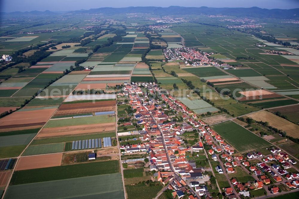 Böbingen from the bird's eye view: Village view in Boebingen in the state Rhineland-Palatinate