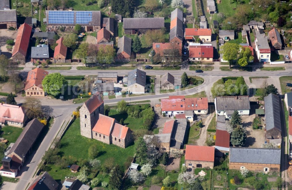 Zehdenick from above - Village view on Bergsdorf in Zehdenick in the state Brandenburg, Germany