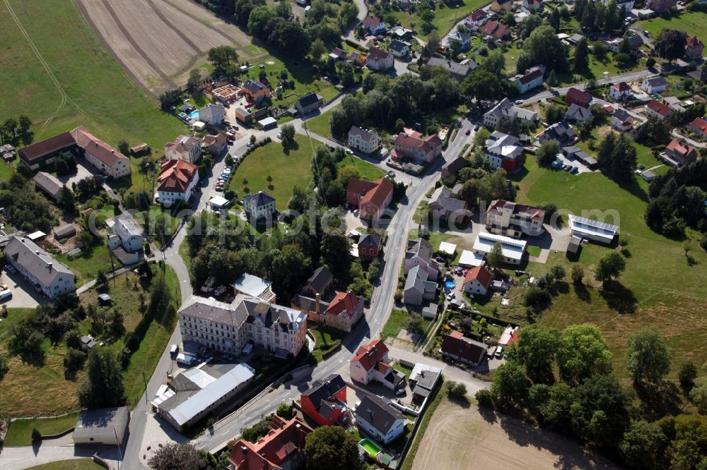 Aerial photograph Bretnig-Hauswalde - Village view at the Bischofswerdaer Strasse at Bretnig-Hauswalde in the state Saxony, Germany