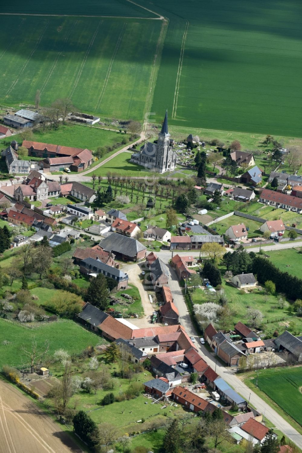 Coullemelle from the bird's eye view: Village view of Coullemelle in Nord-Pas-de-Calais Picardy, France