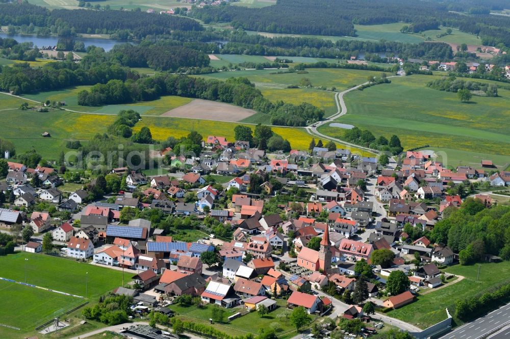 Göggelsbuch from the bird's eye view: Village view in Goeggelsbuch in the state Bavaria, Germany