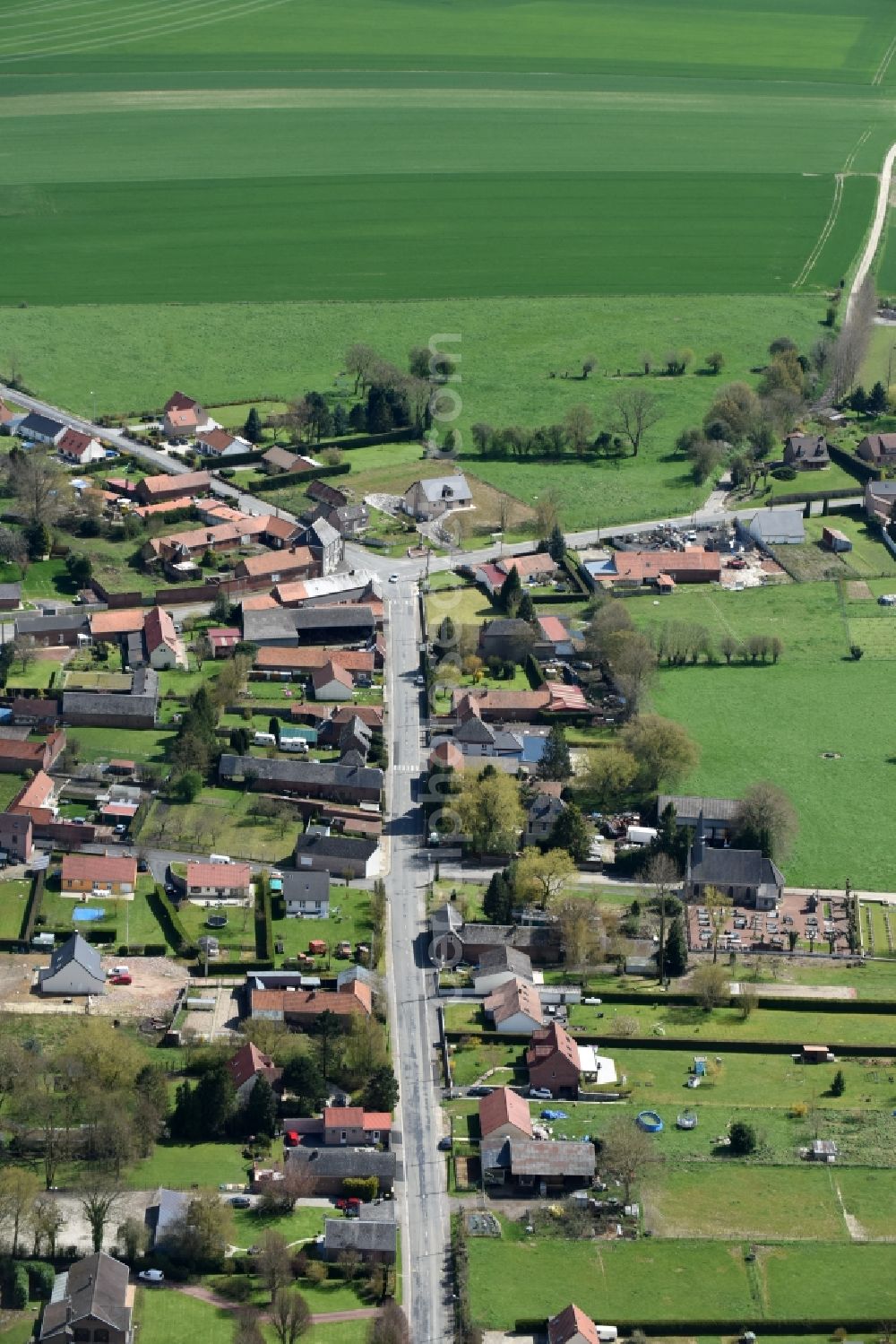 Hannescamps from the bird's eye view: Village view of Hannescamps in Nord-Pas-de-Calais Picardy, France