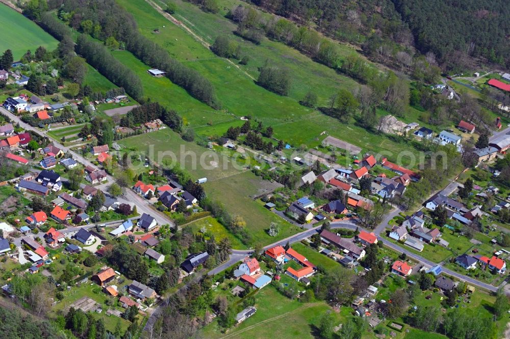 Aerial photograph Neuhausen/Spree - Village view along Spremberger Strasse in Neuhausen/Spree in the state Brandenburg, Germany