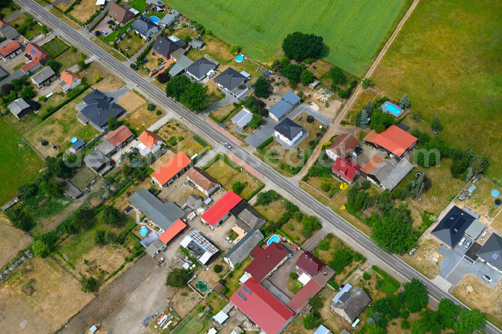 Oebisfelde from above - Village view in the district Siedlung in Oebisfelde in the state Saxony-Anhalt, Germany