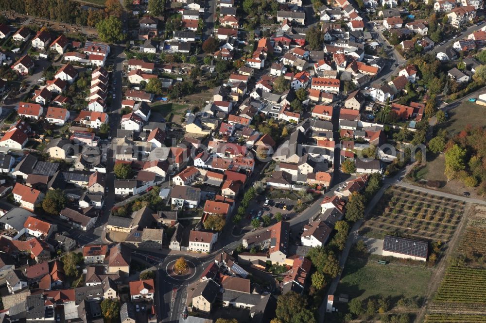 Stadecken-Elsheim from the bird's eye view: Village view in the district Elsheim in Stadecken-Elsheim in the state Rhineland-Palatinate, Germany