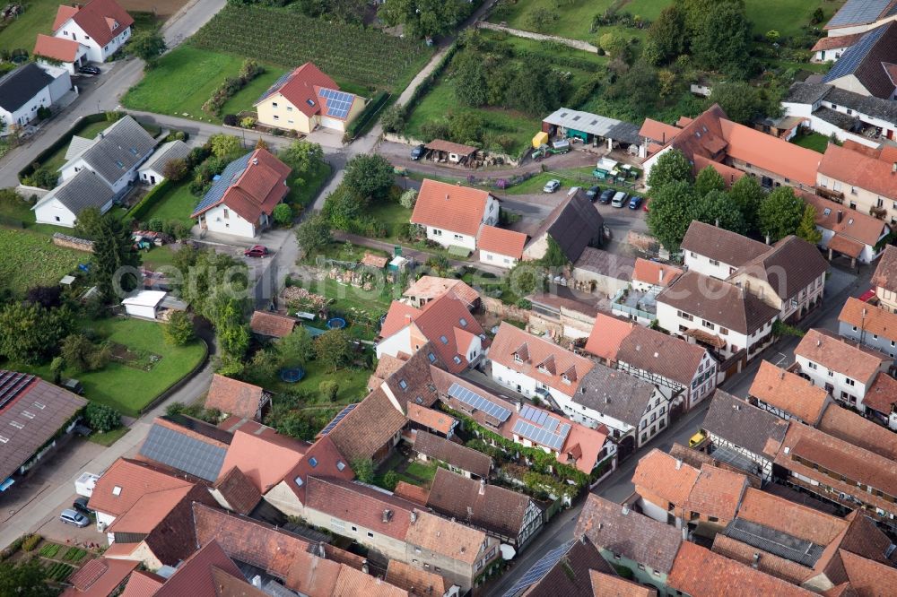 Heuchelheim-Klingen from above - Village view in the district Heuchelheim in Heuchelheim-Klingen in the state Rhineland-Palatinate