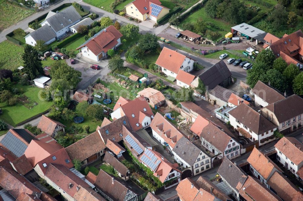 Heuchelheim-Klingen from the bird's eye view: Village view in the district Heuchelheim in Heuchelheim-Klingen in the state Rhineland-Palatinate