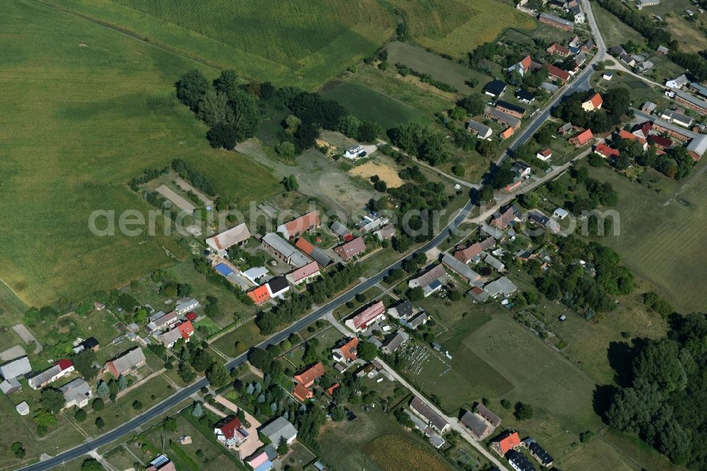 Parmen Nordwestuckermark from the bird's eye view: Village view of Parmen - Nordwestuckermark in the state Brandenburg