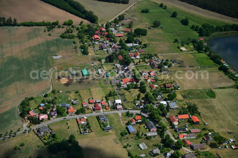 Peetsch from the bird's eye view: Village view in Peetsch in the state Mecklenburg - Western Pomerania, Germany