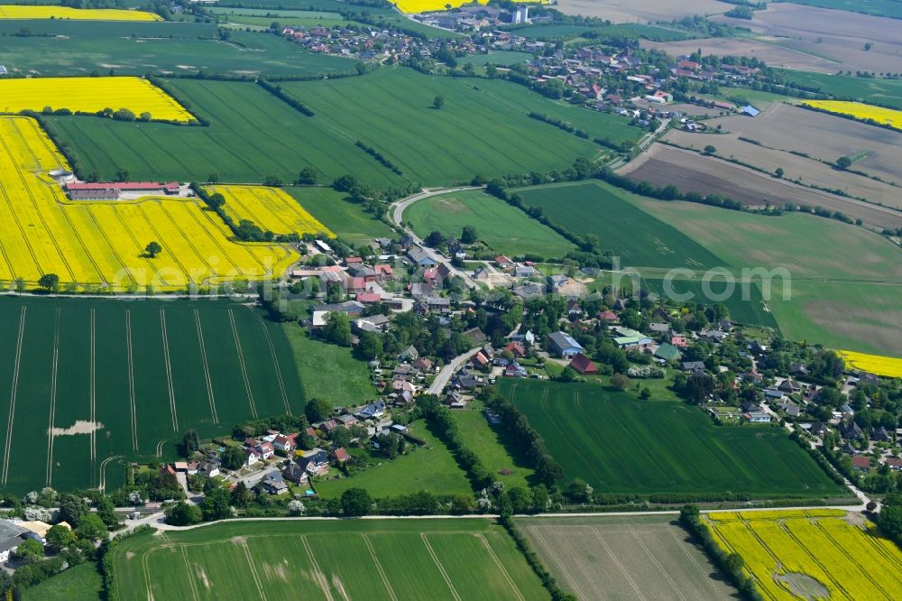 Aerial image Altengörs - Village - view on the edge of agricultural fields and farmland in Altengoers in the state Schleswig-Holstein, Germany