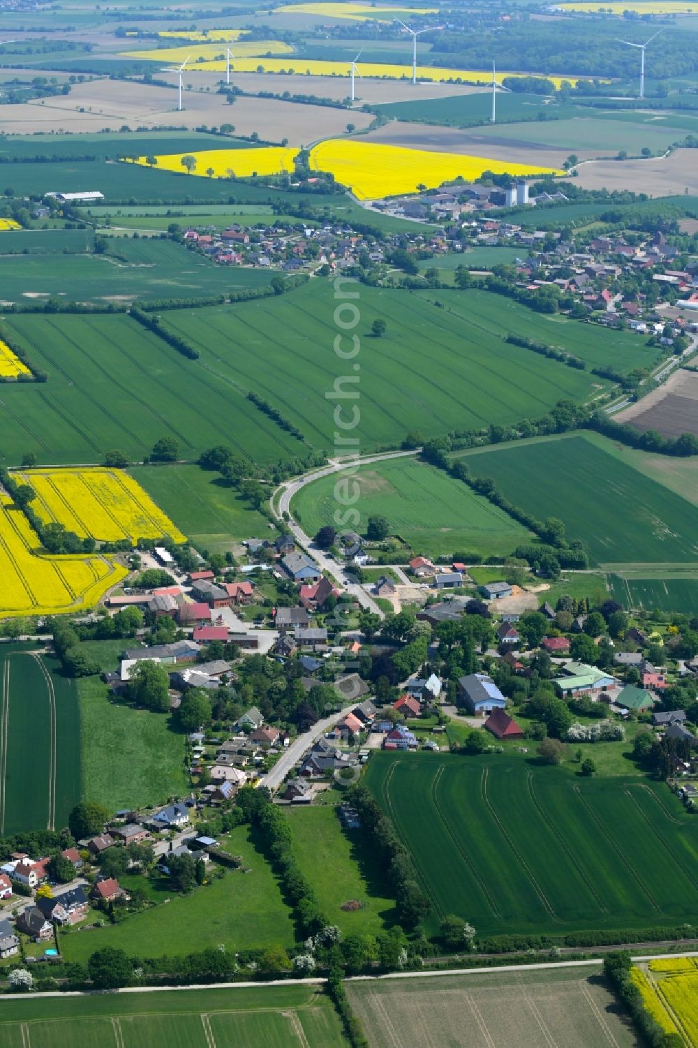 Aerial photograph Altengörs - Village - view on the edge of agricultural fields and farmland in Altengoers in the state Schleswig-Holstein, Germany