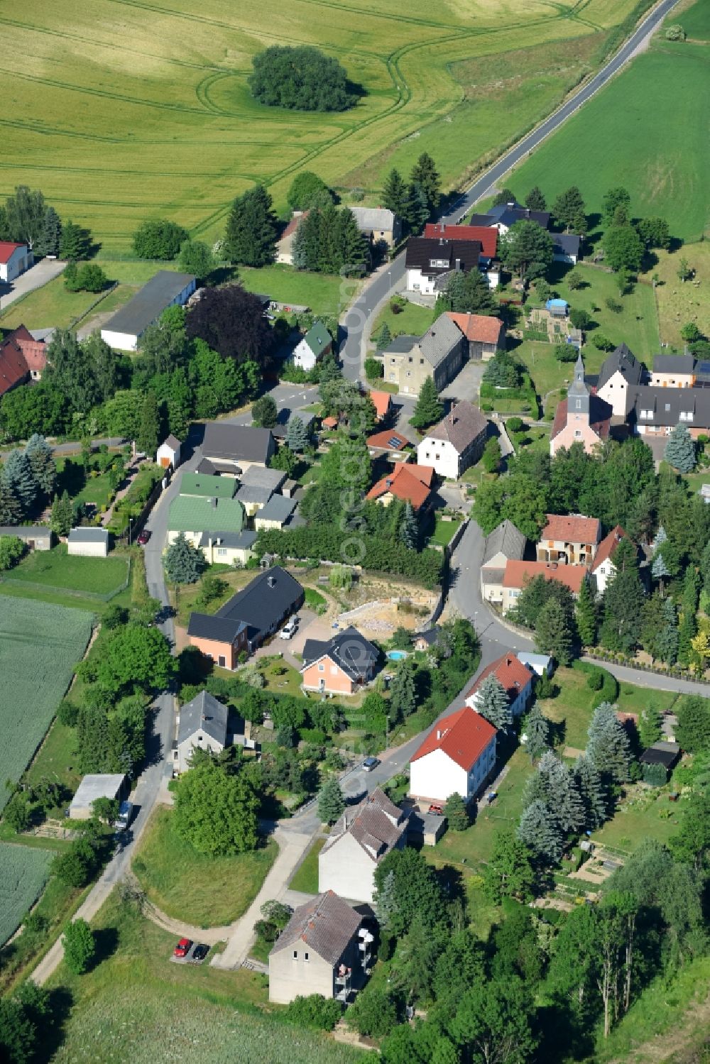 Aerial photograph Beicha - Village - view on the edge of agricultural fields and farmland in Beicha in the state Saxony, Germany