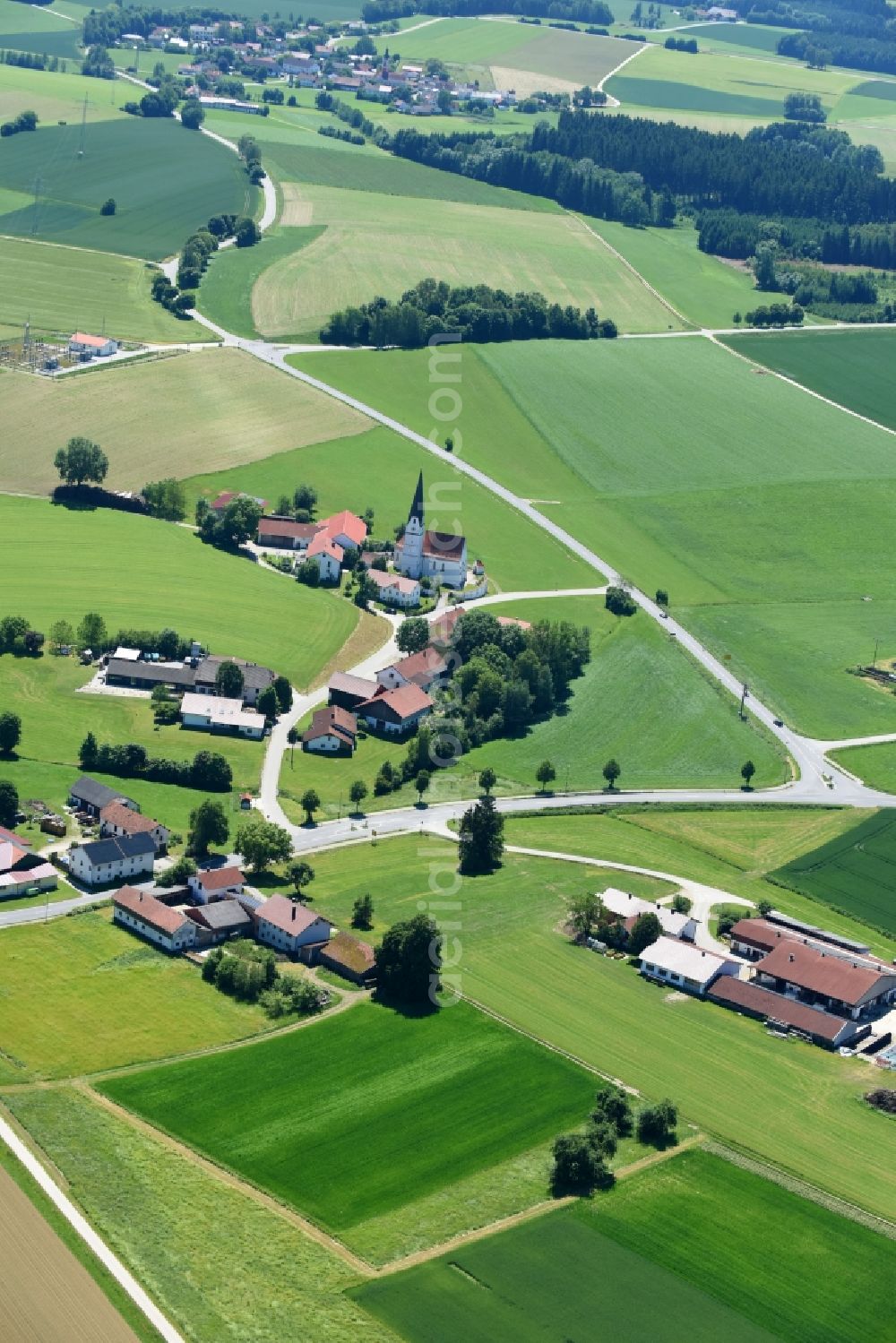 Margarethen from the bird's eye view: Village - view on the edge of agricultural fields and farmland in Bodenkirchen in the state Bavaria, Germany