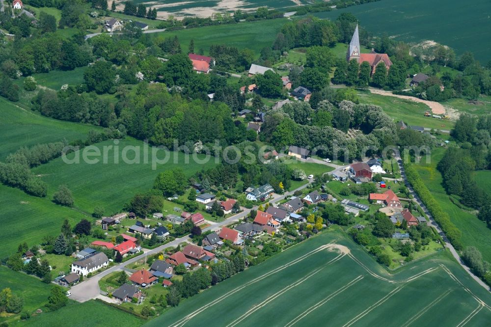 Aerial photograph Diedrichshagen - Village - view on the edge of agricultural fields and farmland in Diedrichshagen in the state Mecklenburg - Western Pomerania, Germany